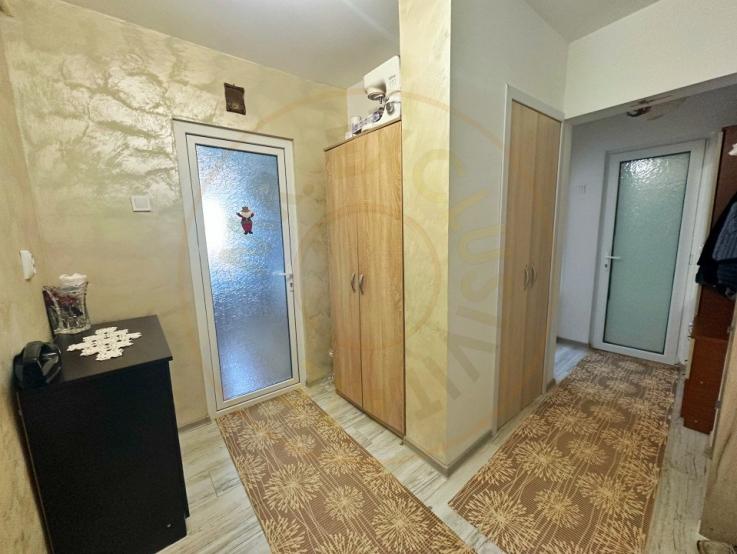 Apartament 4 camere mobilat  Trivale + loc de parcare rezervat