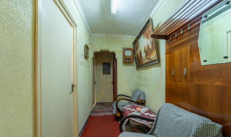 Apartament cu 3 camere, etajul 1 - Centru