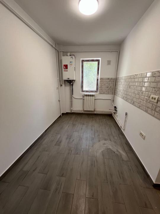 Vanzare apartament 2 camere decomandat - Tatarasi - renovat complet etaj 1