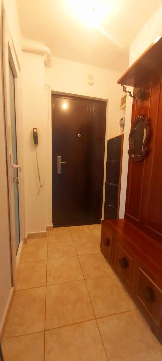 Apartament 2 camere nemobilat, zona Mihail Kogalniceanu