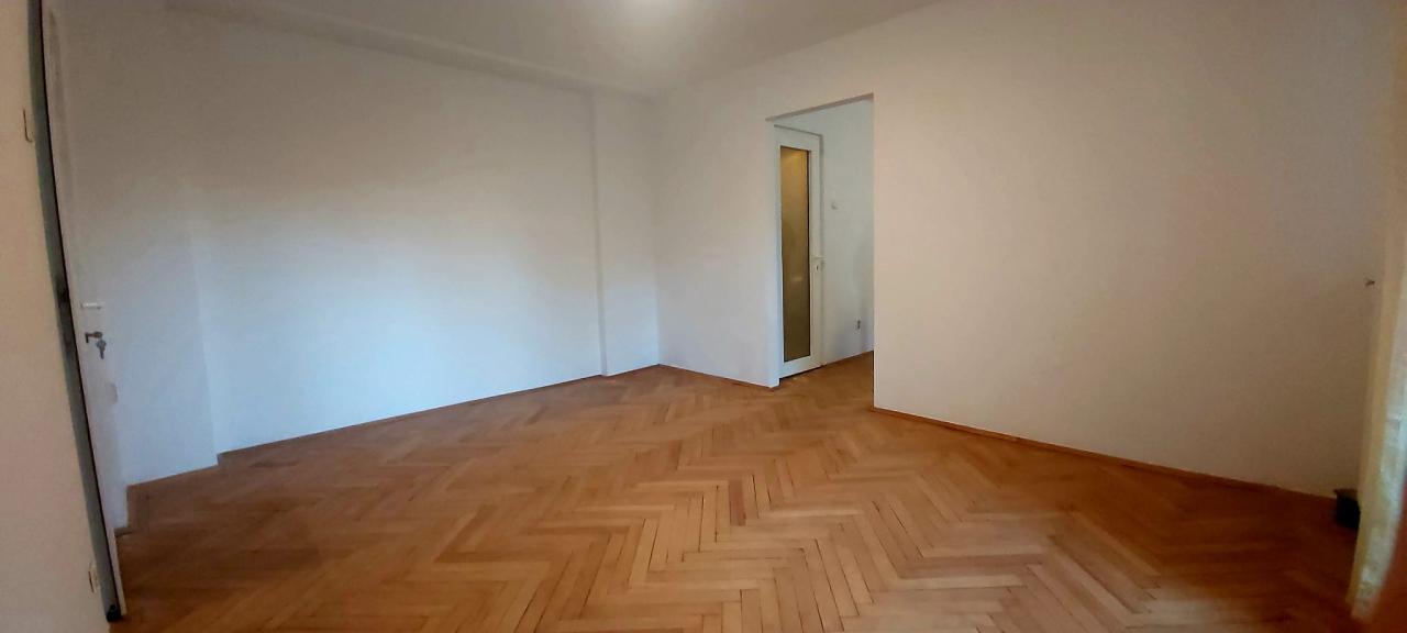 Apartament 2 camere nemobilat, zona Mihail Kogalniceanu