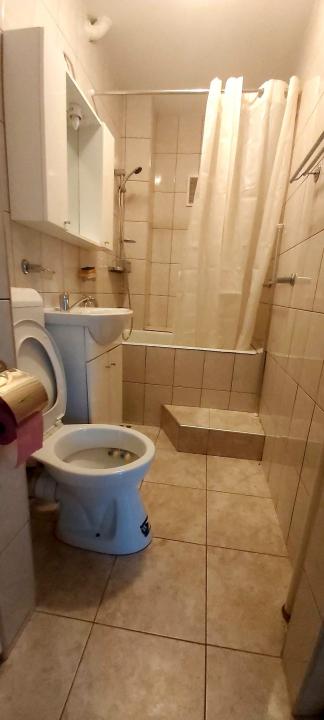 Apartament 2 camere nemobilat, zona Mihail Kogalniceanu