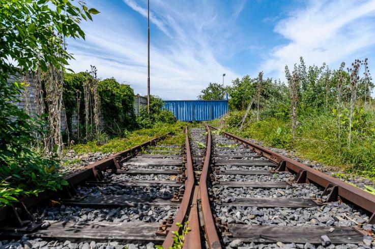 REZERVAT: Hală industrială de vânzare cu acces direct la calea ferată