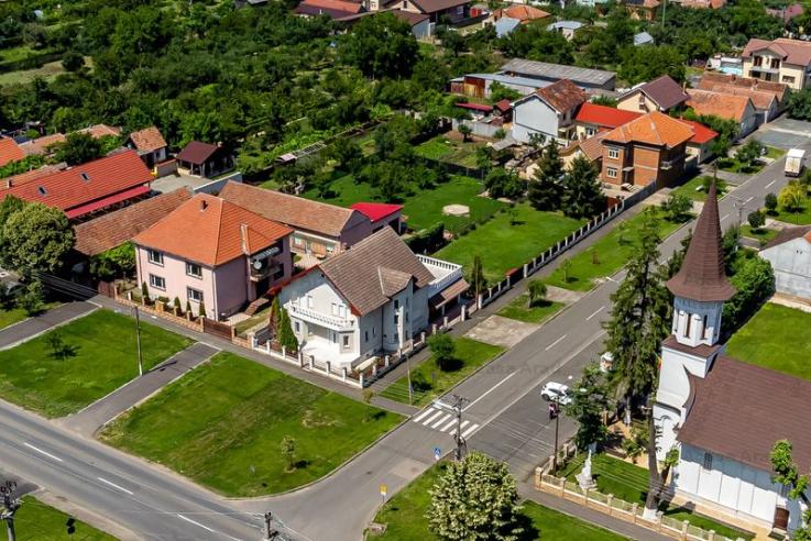 Casă Sânicolaul Mic  cu 6 camere - zona Centrală - Comision 0%