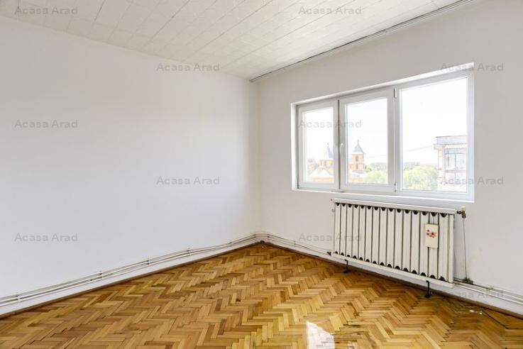 Apartament cu 3 camere decomandat Alfa etaj 4