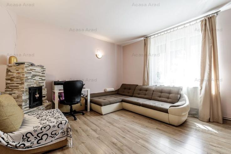 Apartament 2 camere spatios la casa individuala, zona centrala