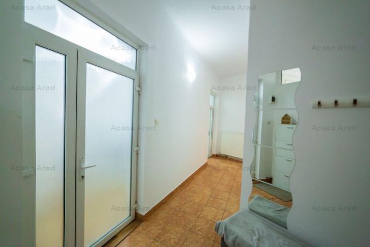 Apartament spatios 4 camere - ideal pentru locuit sau afacere