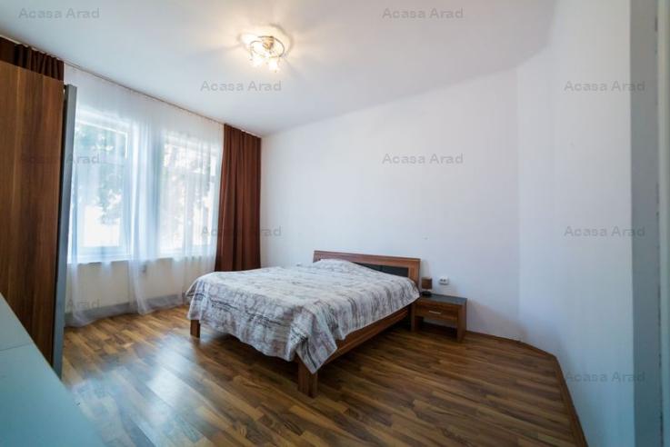 Apartament spatios 4 camere - ideal pentru locuit sau afacere