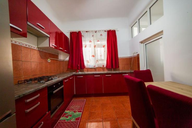 Apartament spatios 4 camere - ideal pentru locuit/afacere COMISION 0%