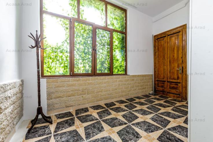 Apartament în Palatul Bohuș, lângă Teatrul de Stat.