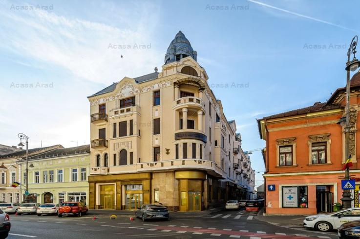 Apartament cu 4 camere în Palatul Bohuș, Arad