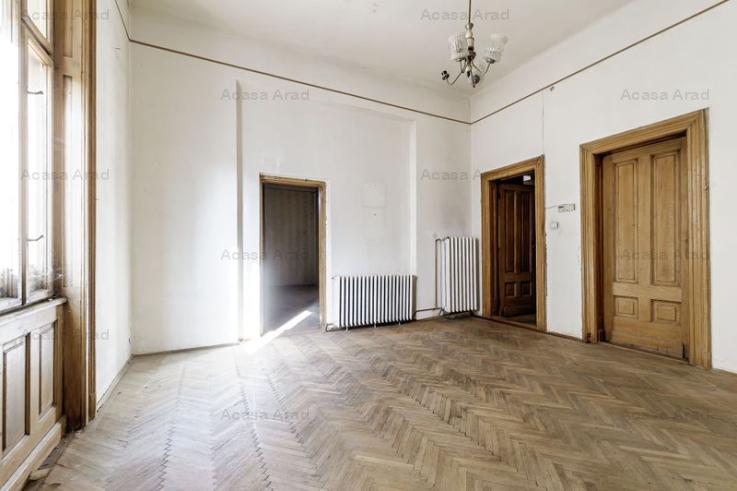 Apartament cu 4 camere în Palatul Bohuș, Arad