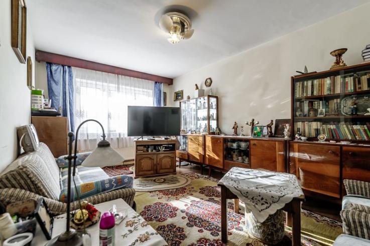 Rezervat! Apartament 3 camere, etajul 1 în zona Făt Frumos