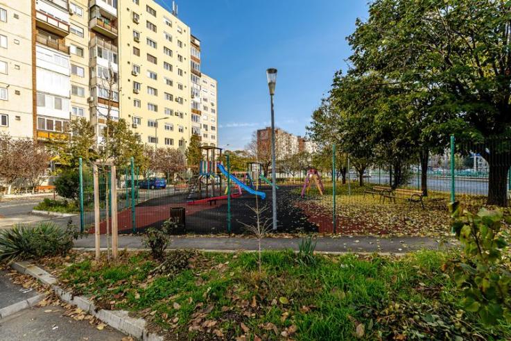 Rezervat! Apartament 3 camere, etajul 1 în zona Făt Frumos