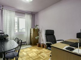 Apartament spatios cu 4 camere strada Fat Frumos