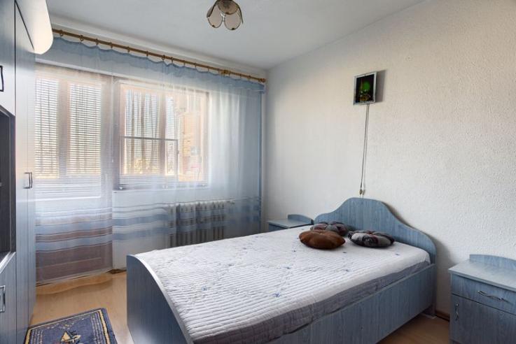 Apartament cu 3 camere decomandat la Fortuna