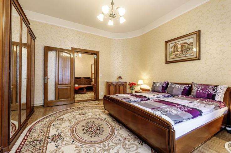 De închiriat apartament cu 2 camere central