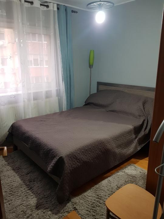 Apartament decomandat cu 3 camere in zona Buziasului