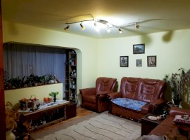 Apartament decomandat cu 3 camere in zona Buziasului
