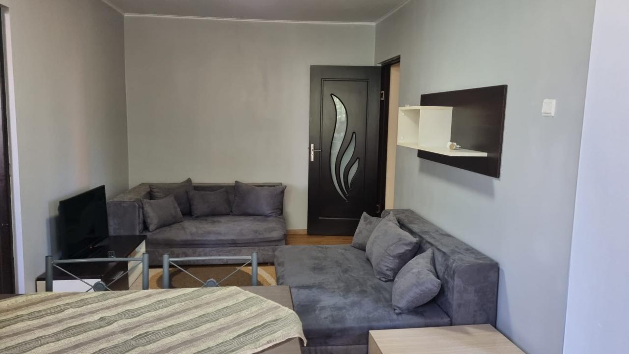 Apartament cu 3 camere zona Dacia