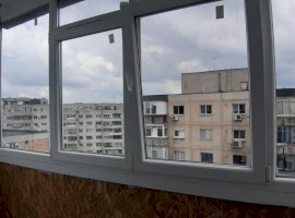Apartament 3 camere bloc reabilitat, 2 bai, 2 balcoane, zona Gorjului