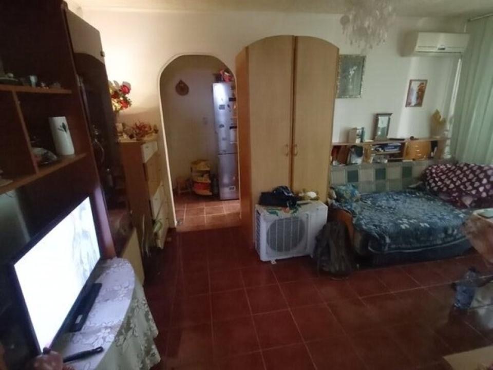 Apartament cu 3 camere, in zona  Berceni, Luica