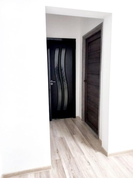 Apartament 2 camere renovat in bloc anvelopat Favorit, Drumul Taberei