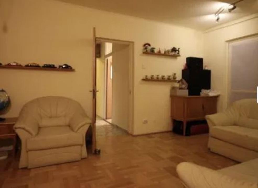 Apartament 3 camere Calea Crangasi 