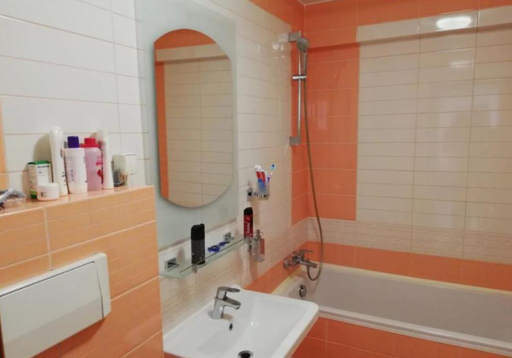 Apartament cu 3 camere, in zona Decebal