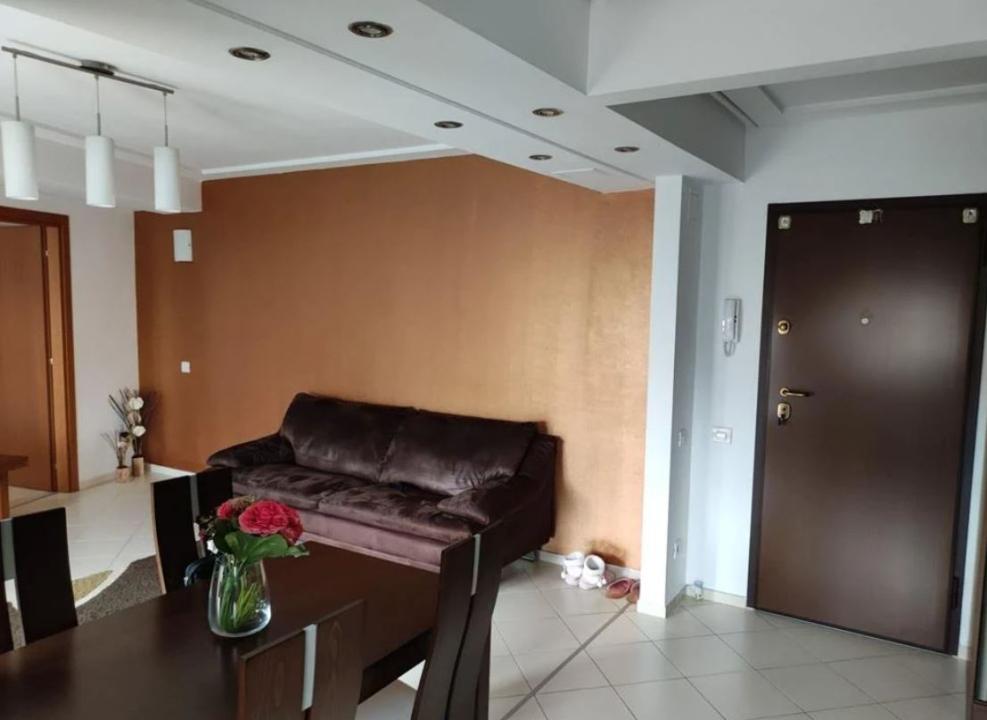 Apartament cu 3 camere, in zona Decebal