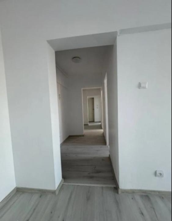 Apartament 3 camere Sos. Alexandriei - Teius