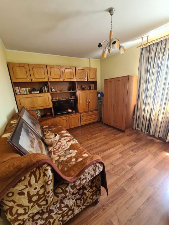 Apartament cu 2 camere, in  zona P-ta Resita, Luica