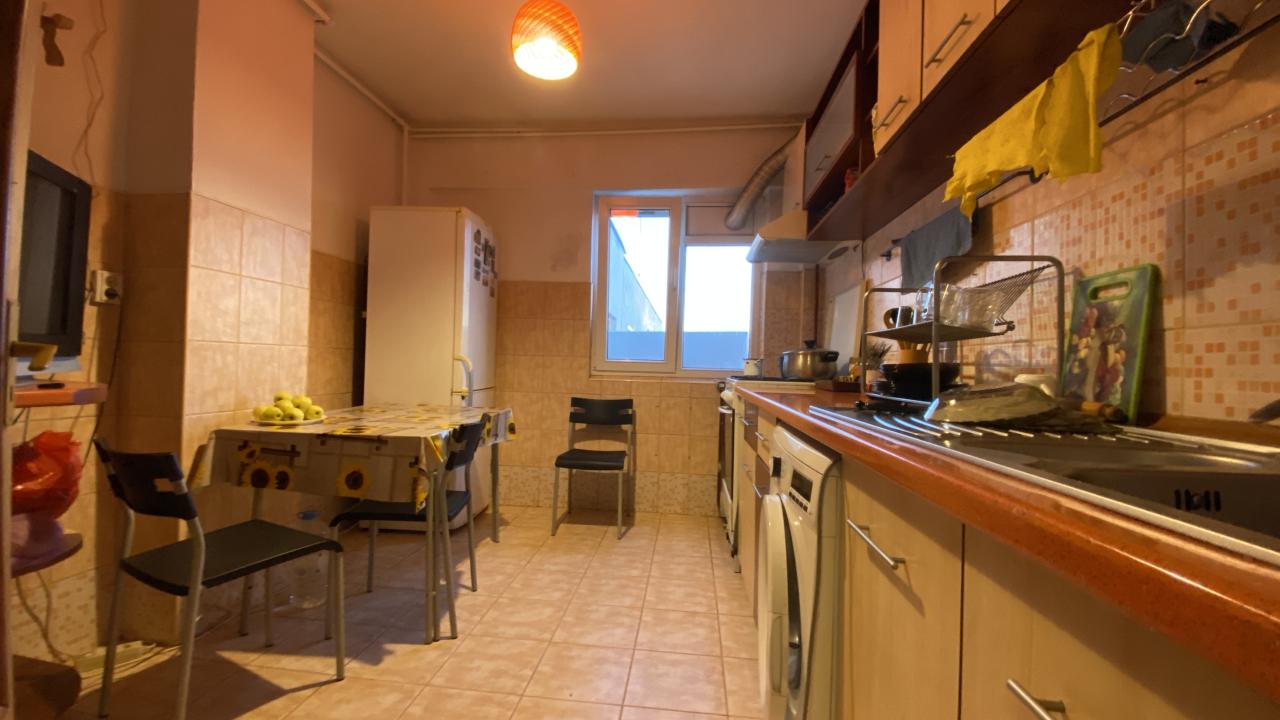 Apartament 3 camere comision 0, metrou Gorjului, Militari