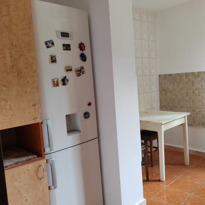 Apartament 3 camere la 3 minute de metrou Pacii, Militari