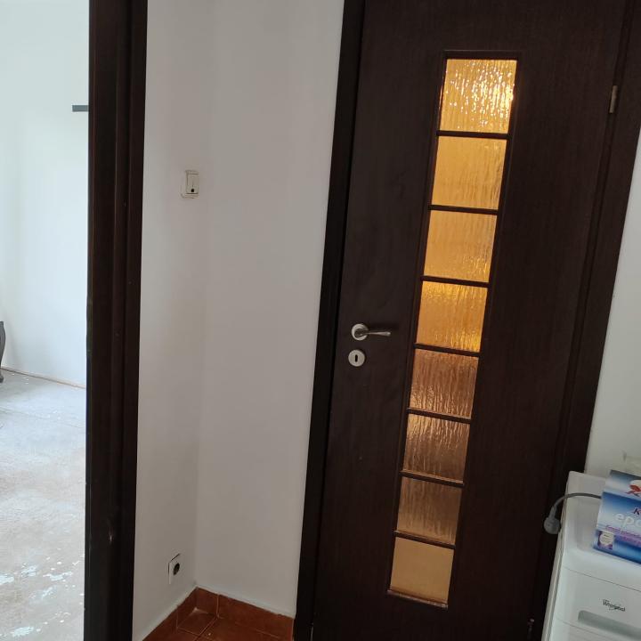 Apartament 3 camere la 3 minute de metrou Pacii, Militari