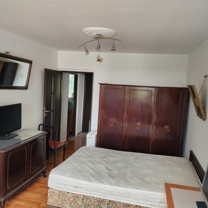 Apartament 3 camere la 3 minute de metrou Pacii, Militari