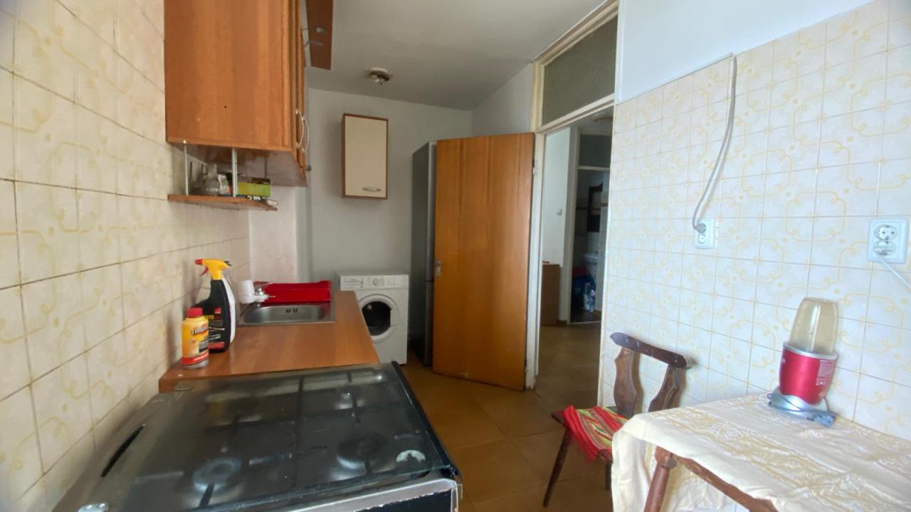 Apartament 3 camere cu 2 bai in bloc 1979 langa metrou Lujerului, Militari