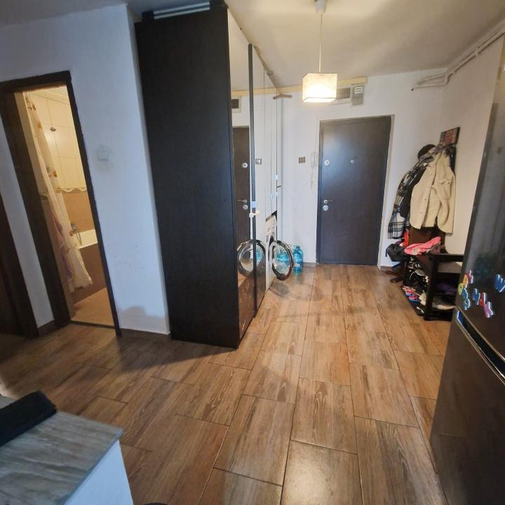 Apartament 3 camere cu centrala proprie si terasa refacuta, Lujerului, Militari