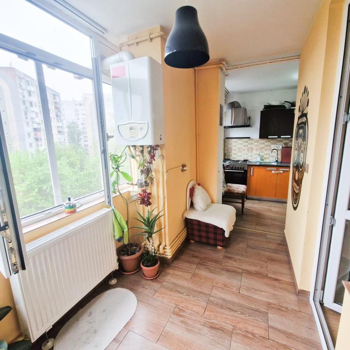 Apartament 3 camere cu centrala proprie si terasa refacuta, Lujerului, Militari