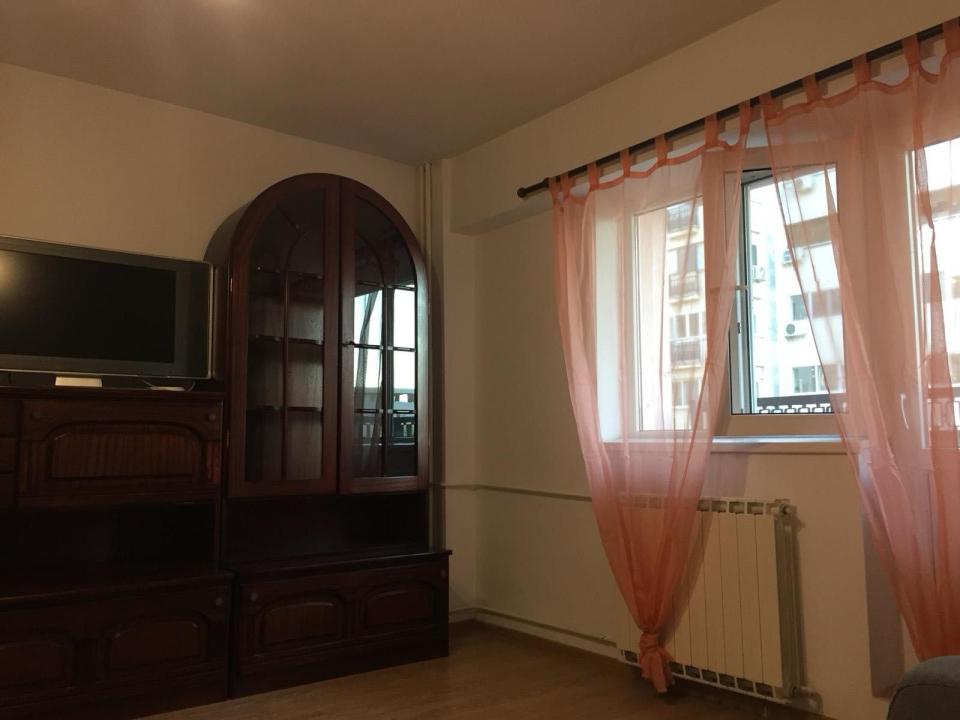 Apartament 3 camere 2 bai 1996 Piata Unirii / Marasesti