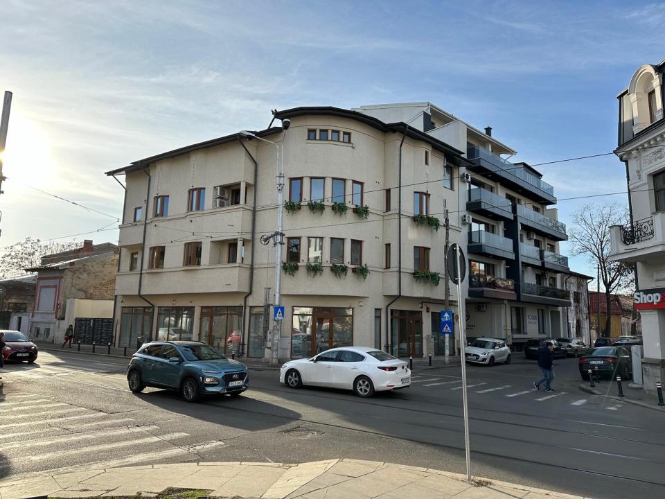 Comercial / spatiu birouri 5 nivele 1000mp Dacia / Stefan cel Mare / Viitorului