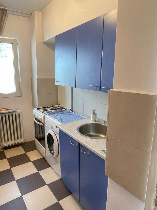 Apartament 3 camere, bloc anvelopat la 2 minute de metrou Lujerului, Militari