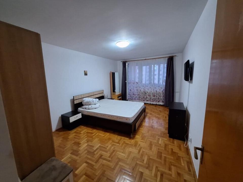 Apartmant 3 camere in bloc anvelopat, Gorjului, Militari