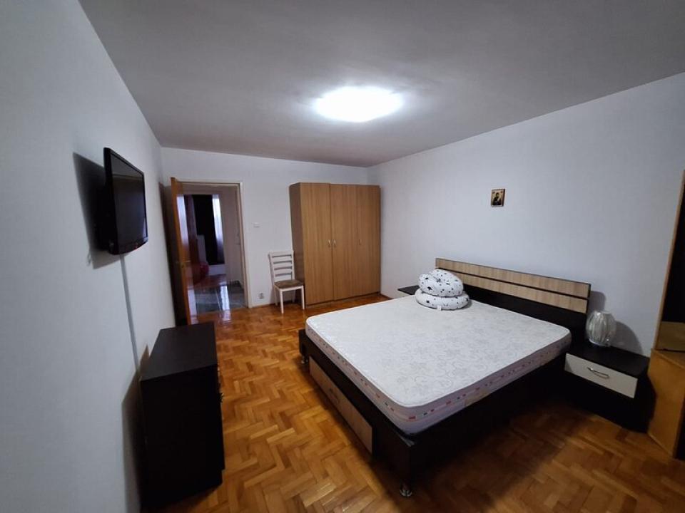 Apartmant 3 camere in bloc anvelopat, Gorjului, Militari