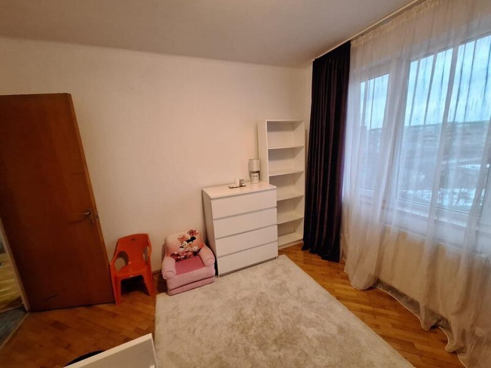 Apartmant 3 camere in bloc anvelopat, Gorjului, Militari