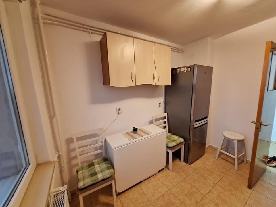 Apartmant 3 camere in bloc anvelopat, Gorjului, Militari