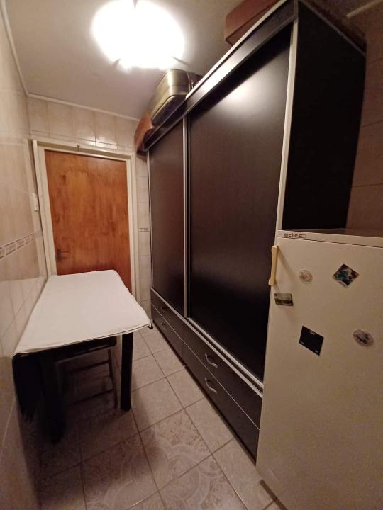 Apartament 4 camere in bloc anvelopat langa metrou Gorjului, Militari