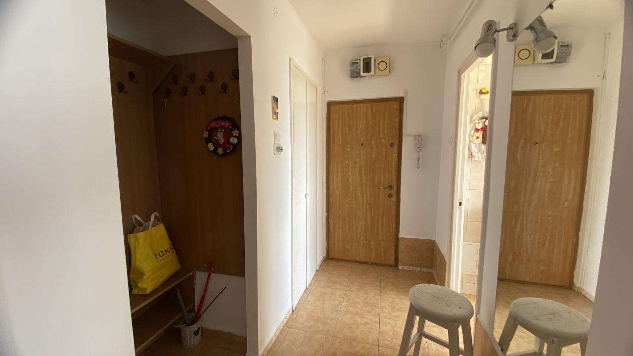 Apartmant 3 camere in bloc anvelopat, Gorjului, Militari