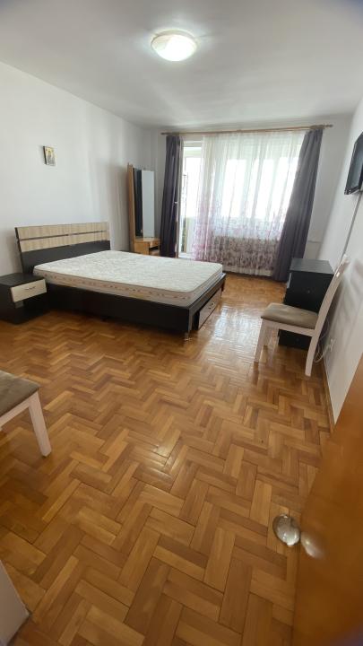 Apartmant 3 camere in bloc anvelopat, Gorjului, Militari