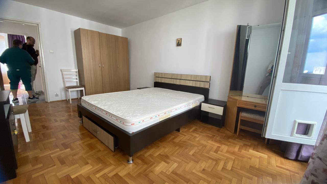 Apartmant 3 camere in bloc anvelopat, Gorjului, Militari